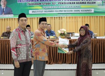 Resmi Miliki Program Doktor! Penyerahan SK S3 Studi Islam Jadi Momentum Emas Pascasarjana 