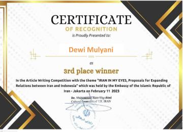 Dewi Mulyani Raih Juara III Lomba Artikel Internasional "Iran in My Eyes", Harumkan Nama IAIN Kerinci