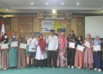 Penghargaan Publikasi Ilmiah FTIK TMTK 2022