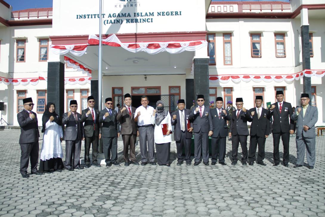 Upacara Bendera HUT RI 77